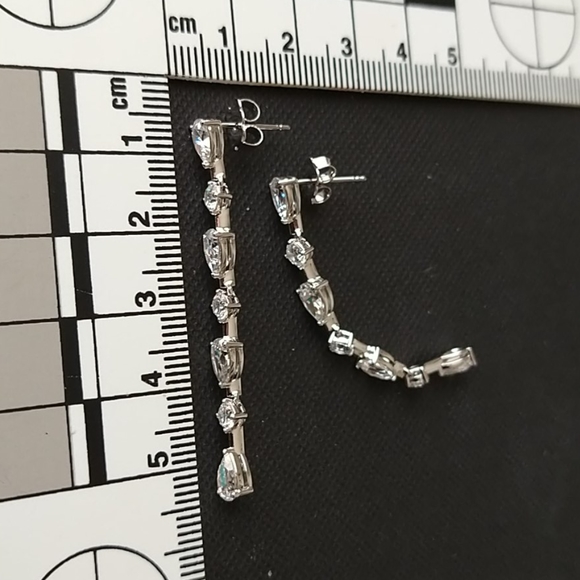 NADRI White Rhodium Cubic zirconia earring - Picture 5 of 5